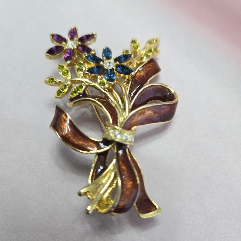 Monet Elegant Floral‎ Brooch with Gold Accents